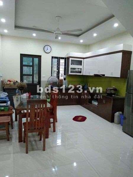 Nhà Hoàng Liệt, Bán đảo Linh Đàm, Hoàng Mai. Cách ô tô tránh 30m, bãi ô tô gần nhà. Giá 3.75 tỷ