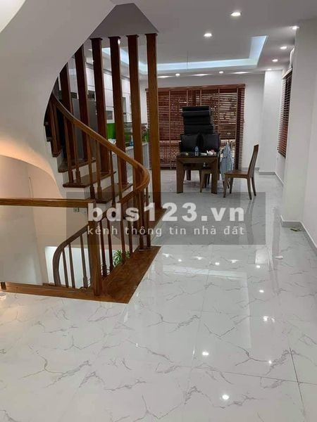 Bán nhà siêu đẹp nhà Kim Giang, Thanh Trì, ngõ rộng diện tích sử dụng 32m2, 5 tầng giá 2.65 tỷ
