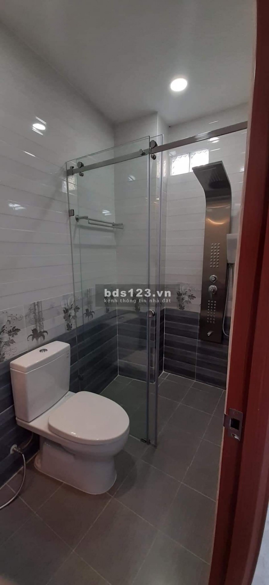 Bán nhà Huỳnh Tấn Phát, Quận 7, diện tích sử dụng 56m2, đúc 3 lầu giá bán 5.35 tỷ