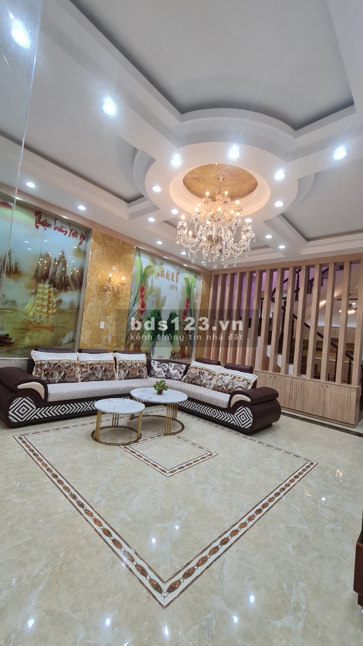 Nhà đẹp gần trung tâm giá tốt bán nhanh mùa dịch sổ hồng chính chủ, bàn giao ở ngay