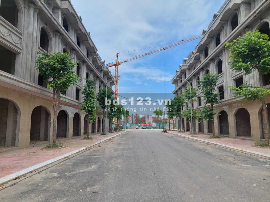 Shophouse Lan Hưng Thuận Thành tiện ích đầy đủ, giá bán 4.5 tỷ, liên hệ 0779273787