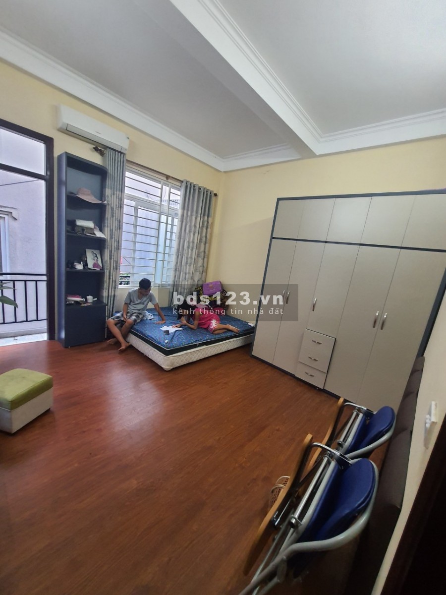 Chủ cần bán nhà Lĩnh Nam ngõ ô tô diện tích 25m2, đúc 4 tầng đổ đỏ chính chủ, giá 2.1 tỷ
