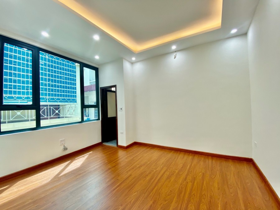 Chính chủ bán nhà tại Số 67/25 phố vũ Ngọc phan, Đống Đa DT 42.75m2x5 tầng Giá 13 tỷ LH 0912522909