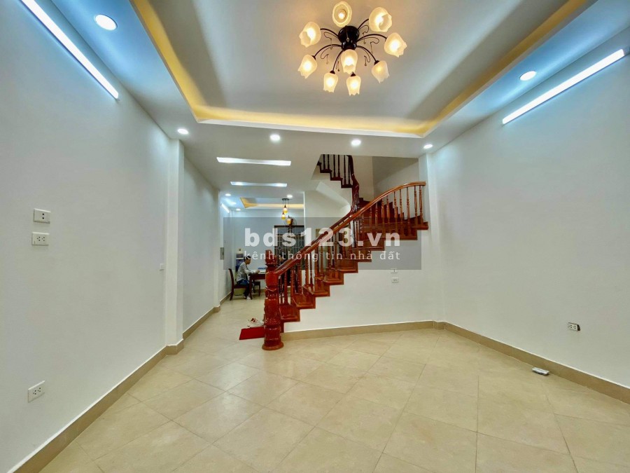 Bán nhà Trần Khát Chân, còn mới nguyên vào ở ngay, diện tích 34m2, giá bán 3.4 tỷ