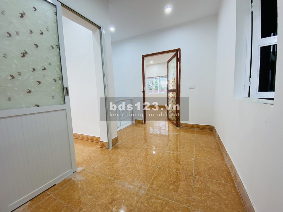 Chính chủ cần tiền bán gấp căn nhà 2 tầng trong ngõ Đằng Hải dtsd 36m2 giá bán 779 triệu