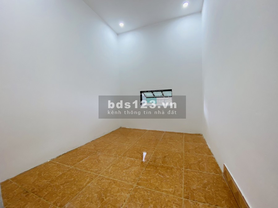 Chính chủ cần tiền bán gấp căn nhà 2 tầng trong ngõ Đằng Hải dtsd 36m2 giá bán 779 triệu
