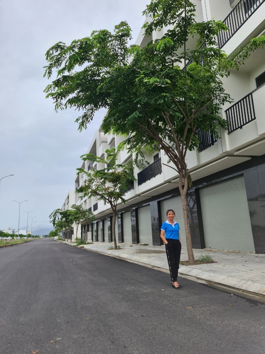 Nhà phố thương mại VCN Phước Long hot nhất Nha Trang trên trục đường 43m( hiện 3 làn đường)