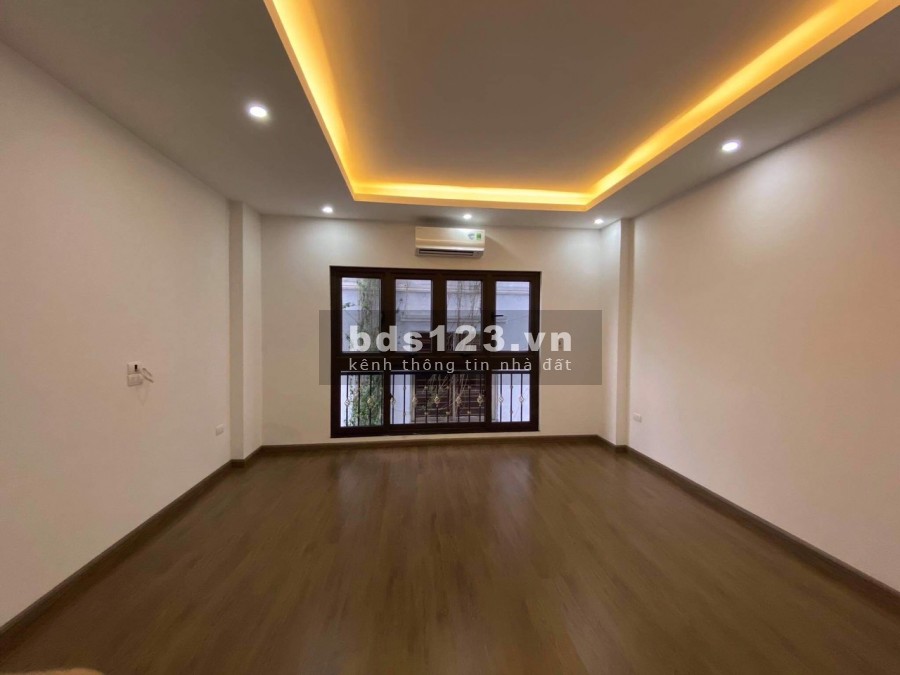 Bán gấp Phú Diễn Bắc Từ Liêm dtsd 33m2 5 tầng mt 4.62m, giá 3.6 tỷ, nhà mới ở luôn