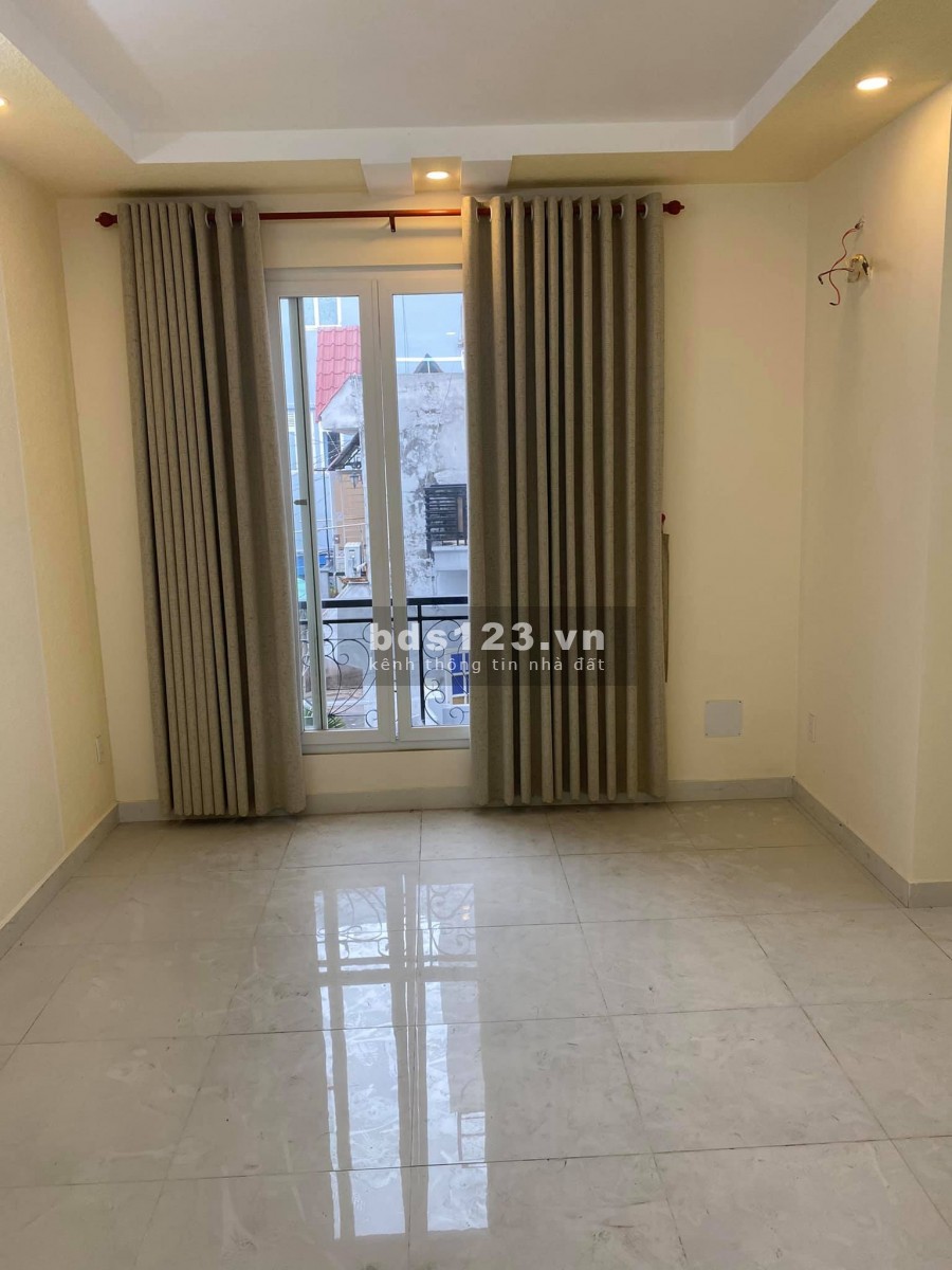 Bán nhà đẹp 6.5 tỷ, 3 tầng lầu. Hẻm xe hơi Lê Quang Định, 52m2 (5.2 x dài 10m).