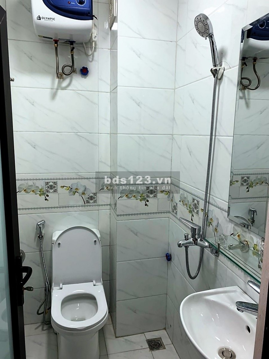 Bán nhà Minh Khai Quận Hai Bà Trưng, dt 40m2, 5 tầng, giá 5x tỷ, gần phố ngõ ô tô, tiện kd