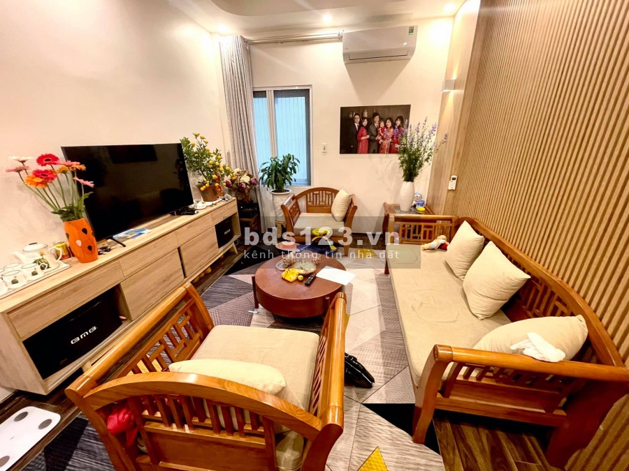 Thanh Xuân nhà hoa hậu, tặng nội thất sang, đúc kiên cố 5 tầng diện tích 44m2 giá 5.9 tỷ