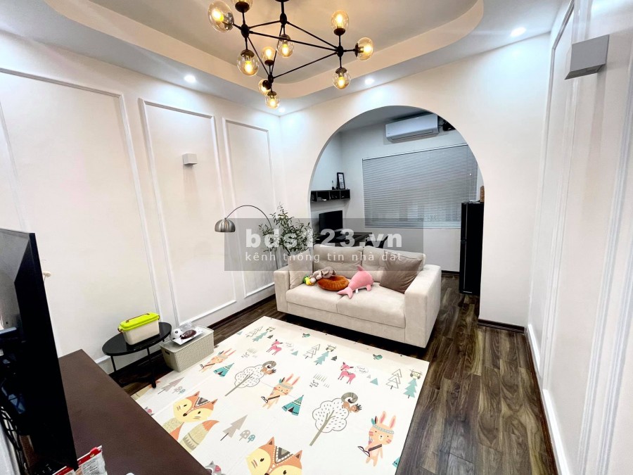 Thanh Xuân nhà hoa hậu, tặng nội thất sang, đúc kiên cố 5 tầng diện tích 44m2 giá 5.9 tỷ