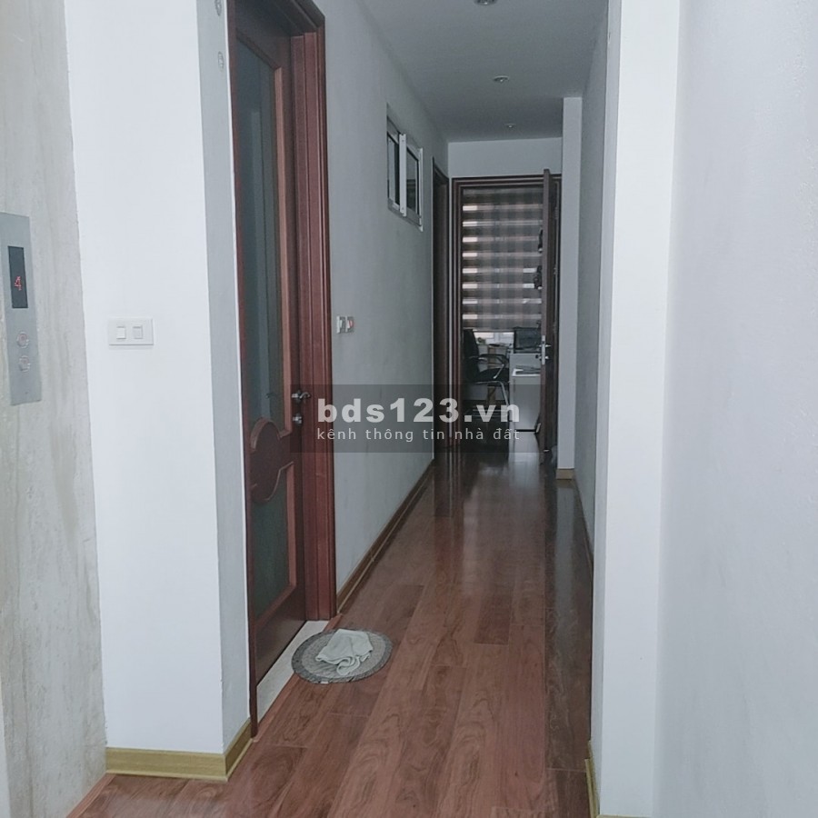 Bán nhà nguyên căn phố Ngọc Lâm, diện tích 45m2 giá chào 7.3 tỷ sổ sẵn, bàn giao ngay