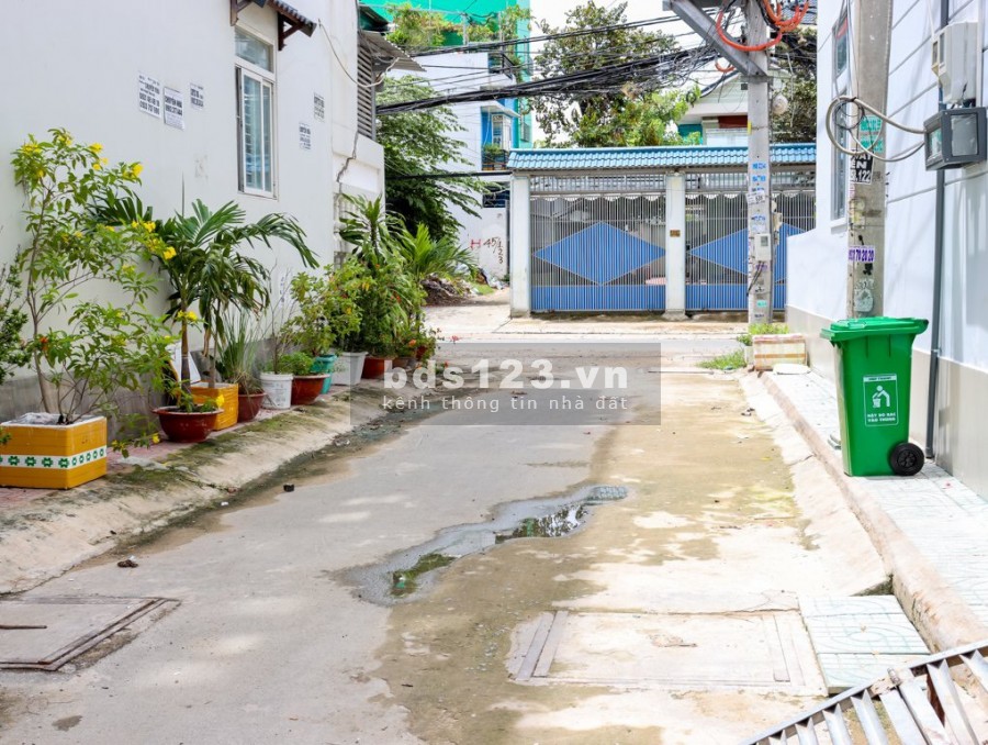 Bán căn nhà trung tâm Hiệp Bình Chánh TP Thủ Đức DTSD 255m2 5 tầng, sổ Hồng Riêng