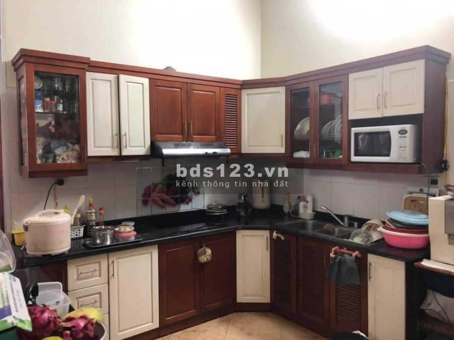 Phân lô Vip Hoàng Cầu ô tô tránh vào nhà kinh doanh 2 mặt…