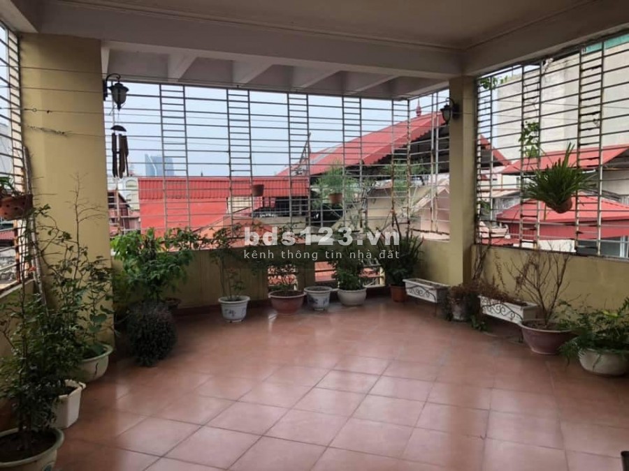 Phân lô Vip Hoàng Cầu ô tô tránh vào nhà kinh doanh 2 mặt…
