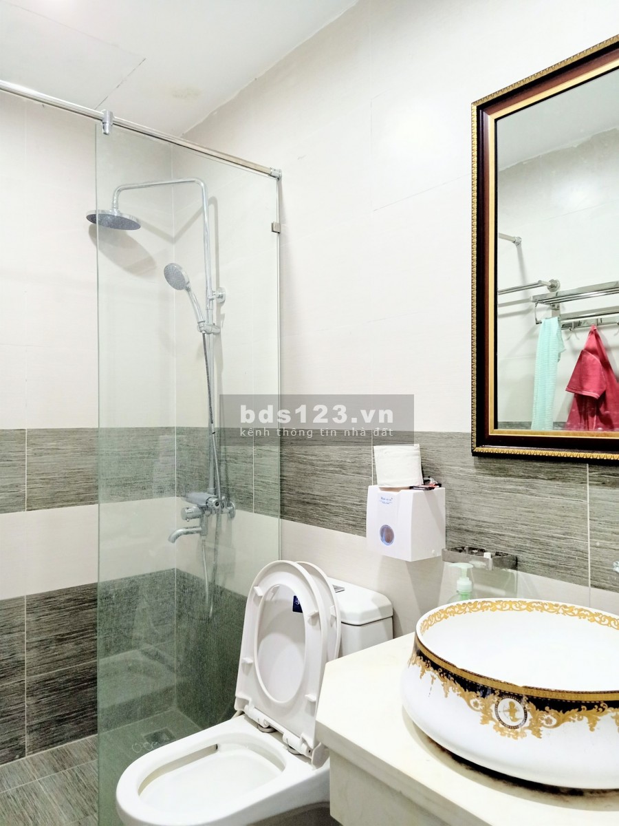 Nhà đẹp, 2 thoáng ở ngay, Ôtô vào nhà, phố Ngọc Lâm, Long Biên. Dt 55m2 x 5 tầng, Mt 5m, giá 5.8 tỷ