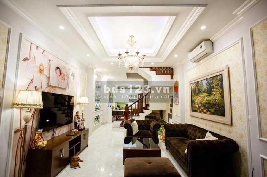Bán nhà phố Hoàng Cầu, Đống Đa, kinh doanh, diện tích sử dụng 51m2, 4 tầng, giá 4 tỷ 5