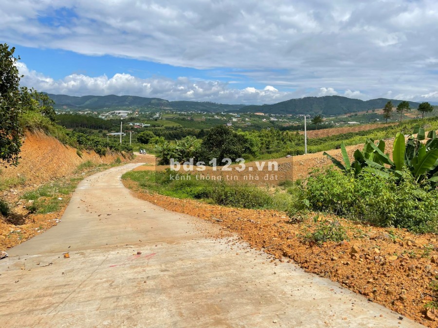 Bán lô 600m2 đất vị trí đắc địa, ngay Xã Nam Ban giá bán 720 triệu thương lượng