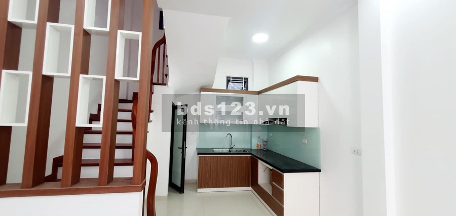 Nhà mới ở ngay 20m ra phố bãi gửi xe ô tô đầu ngõ gần hồ điều hòa, sổ đỏ đẹp, sẵn sàng giao dịch