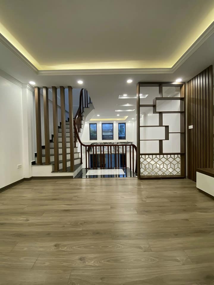 Chỉ với nhỉnh 4 tỉ có nhà riêng Kim Ngưu, ô tô cách 30m, cách mặt phố 200m, 55m*5 tầng mt 5.2m
