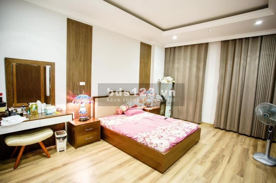 Bán nhà phố Hoàng Cầu, Đống Đa, kinh doanh, diện tích sử dụng 51m2, 4 tầng, giá 4 tỷ 5