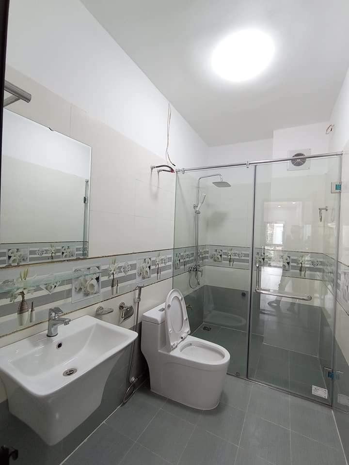 Cần bán nhà gần SVĐ Mỹ Đình, trường đua F1 35m*4 tầng, giá 2,69 tỷ Lê Quang Đạo