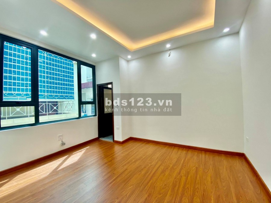 Nhà thiết kế đẹp lô góc 2 mặt thoáng nở hậu 40m ô to đỗ cửa vài bước chân ra hồ