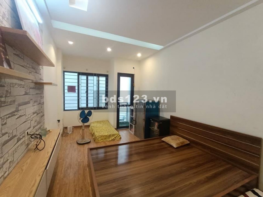 Bán gấp nhà Giáp Nhị Hoàng Mai nhà đẹp ở ngay diện tích 40m2 đúc 4 tầng, giá 2 tỷ 9