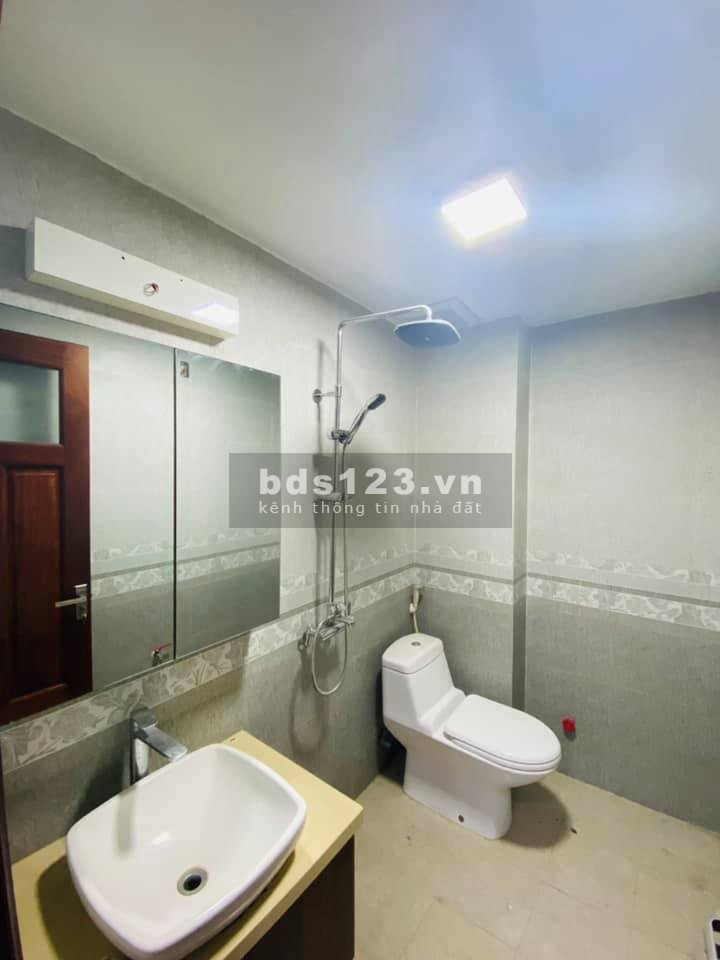 Bán nhà Trần Đăng Ninh, Hà Đông, kinh doanh văn phòng cực hót, diện tíh 70m2, giá tốt