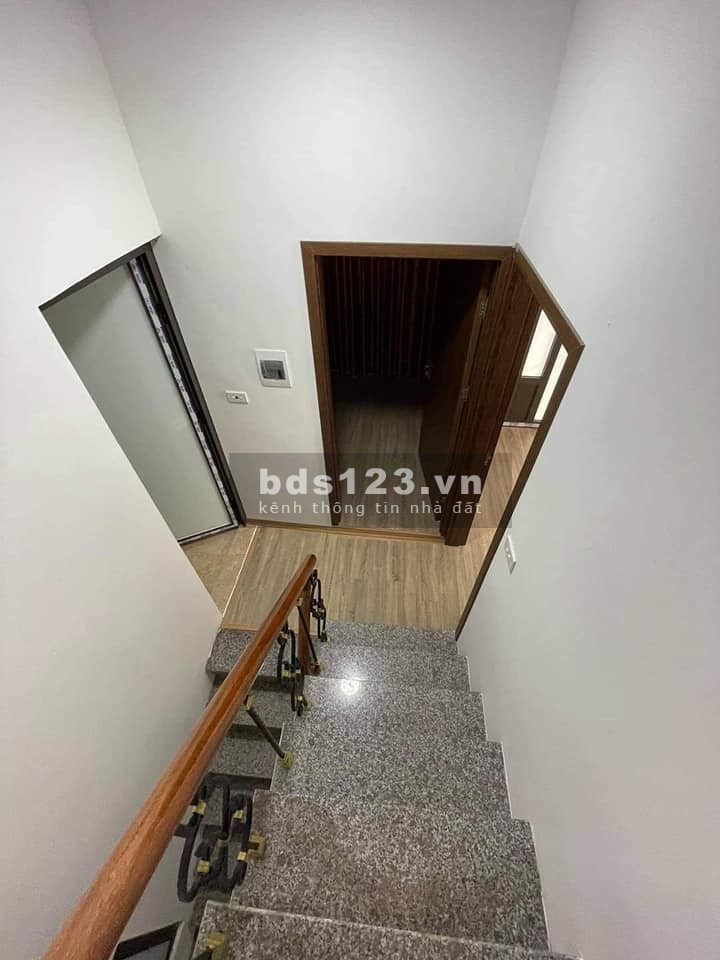 Nhà mới đẹp, ngõ thông, kinh doanh nhỏ, 10m Ô tô tránh, Trung tâm Đống Đa, chỉ 4,25 tỷ
