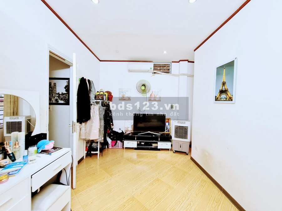 Bán nhà. rẻ đẹp nhà mới trung tâm Quận Hoàng Mai, diện tích 32m2, 5 tầng giá chỉ 2.2 tỷ
