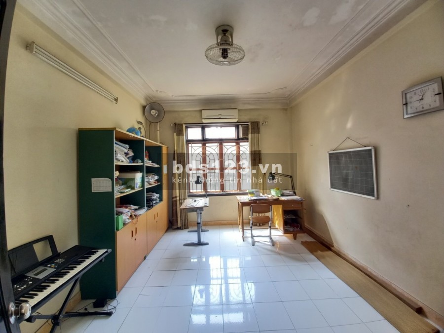 Bán nhà Giáp Bát, Quận Hoàng Mai diện tích xây dựng 30m2, 4 tầng, 3 ngủ chỉ nhỉnh 2 tỷ