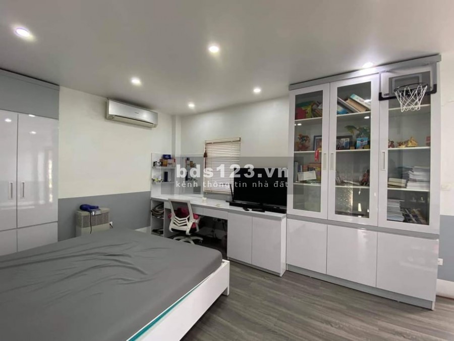 Nhà đẹp mặt phố Vip view hồ 3 mẫu kinh doanh đỉnh, đường 3 ô tô tránh, sổ nở hậu bàn giao ngay