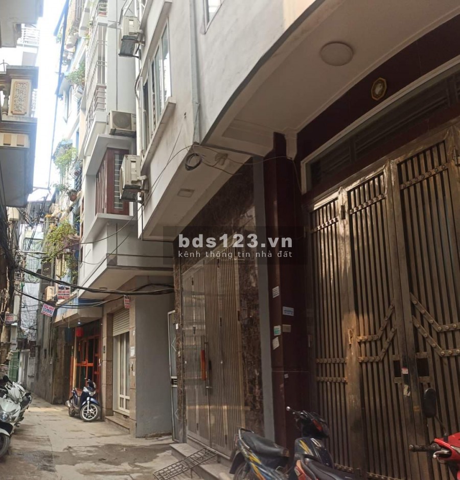 Bán nhà nguyên căn Hoa Hậu Nguyễn Khánh Toàn Cầu Giấy, dtsd 54m2, 5 tầng, mt 5m, giá 6.4 tỷ