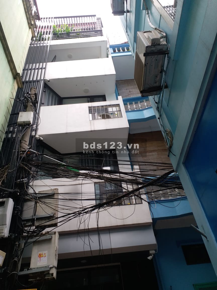 Bán nhà nguyên căn Hoa Hậu Nguyễn Khánh Toàn Cầu Giấy, dtsd 54m2, 5 tầng, mt 5m, giá 6.4 tỷ