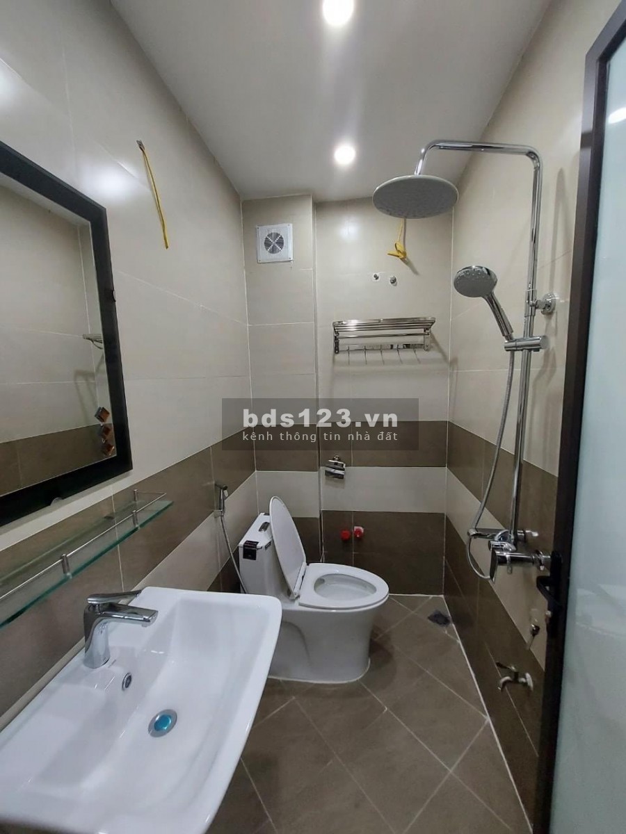 Chính chủ sổ đỏ, dt 30m2 4 tầng, giá chỉ 2,7 tỷ, nhà gần Vinhome Smart tây mỗ, Nam Từ Liêm