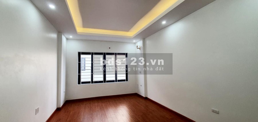 Nhà mới ở ngay 20m ra phố bãi gửi xe ô tô đầu ngõ gần hồ điều hòa, sổ đỏ đẹp, sẵn sàng giao dịch