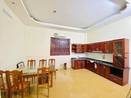 Bán nhà nguyên căn Ngọc Lâm, lô góc, kinh doanh nhỏ diện tích sử dụng 47m, giá 2.8 tỷ