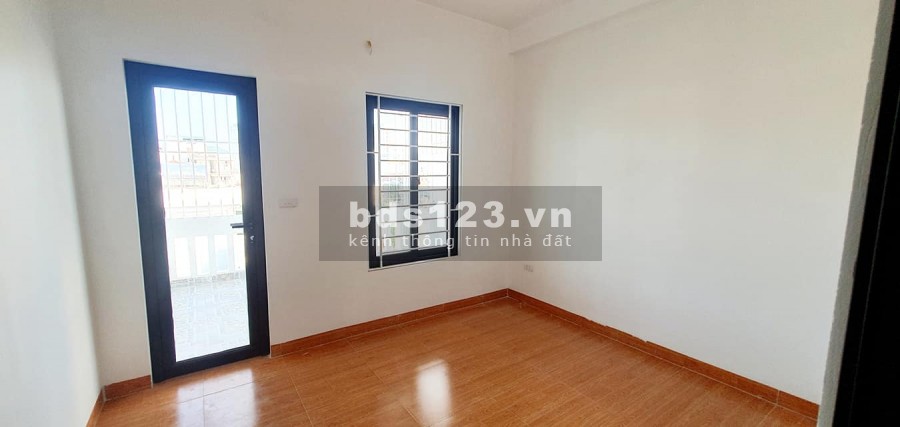 Nhà mới ở ngay 20m ra phố bãi gửi xe ô tô đầu ngõ gần hồ điều hòa, sổ đỏ đẹp, sẵn sàng giao dịch