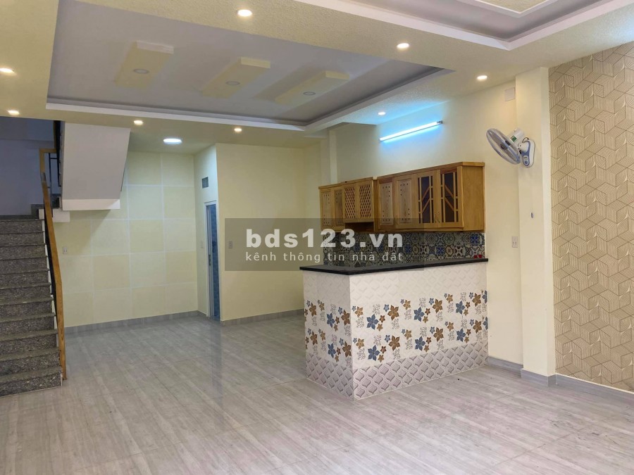 Bán nhà đẹp 6.5 tỷ, 3 tầng lầu. Hẻm xe hơi Lê Quang Định, 52m2 (5.2 x dài 10m).