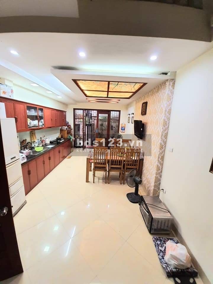 Bán nhà phố Ngọc Lâm, Long Biên 5 tầng 50m2, 2 thoáng nội thất sang trọng, giá 7 tỷ