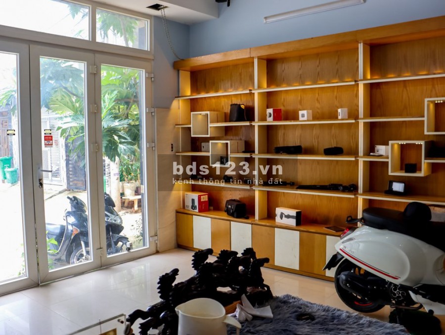 Bán căn nhà trung tâm Hiệp Bình Chánh TP Thủ Đức DTSD 255m2 5 tầng, sổ Hồng Riêng