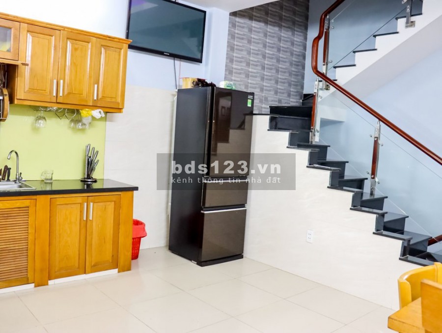 Bán căn nhà trung tâm Hiệp Bình Chánh TP Thủ Đức DTSD 255m2 5 tầng, sổ Hồng Riêng