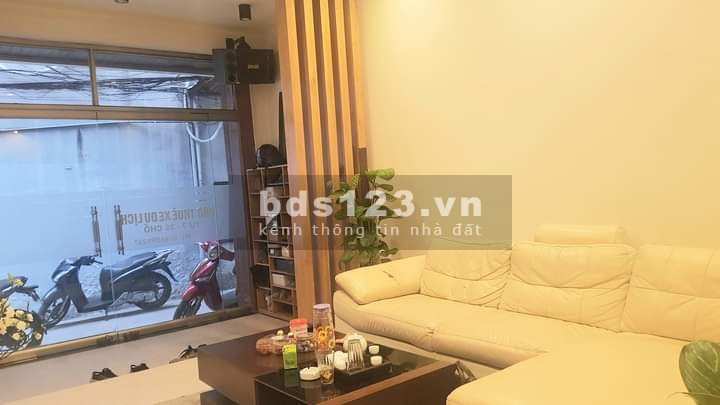 Nhà đẹp chính chủ Cầu Giấy, cực hiếm, mặt ngõ ô tô, diện tích sử dụng 52m2, nhỉnh 9 tỷ.