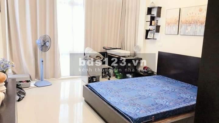 Nhà đẹp chính chủ Cầu Giấy, cực hiếm, mặt ngõ ô tô, diện tích sử dụng 52m2, nhỉnh 9 tỷ.