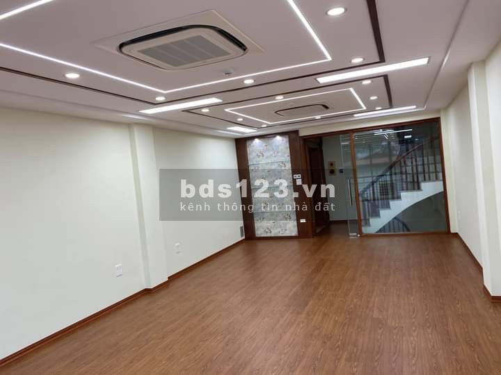 Nguyên Hồng bán toà nhà 9 tầng thượng hạng thang máy Quận Đống Đa lh 0986209188