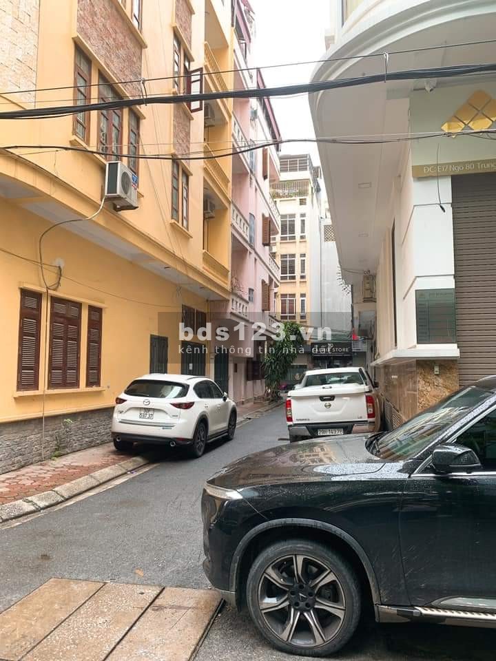 Ngõ to như phố 3 ô tô tránh nhau khu Vip Cầu Giấy, đường đôi Trung Kính, thiết kế hiện đại