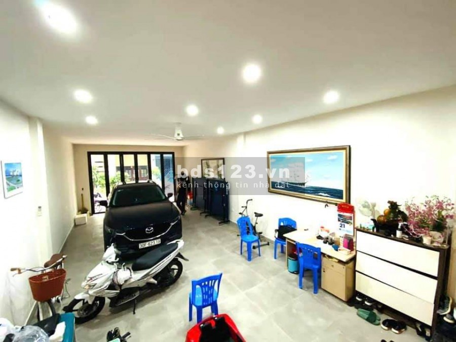 Ngõ to như phố 3 ô tô tránh nhau khu Vip Cầu Giấy, đường đôi Trung Kính, thiết kế hiện đại