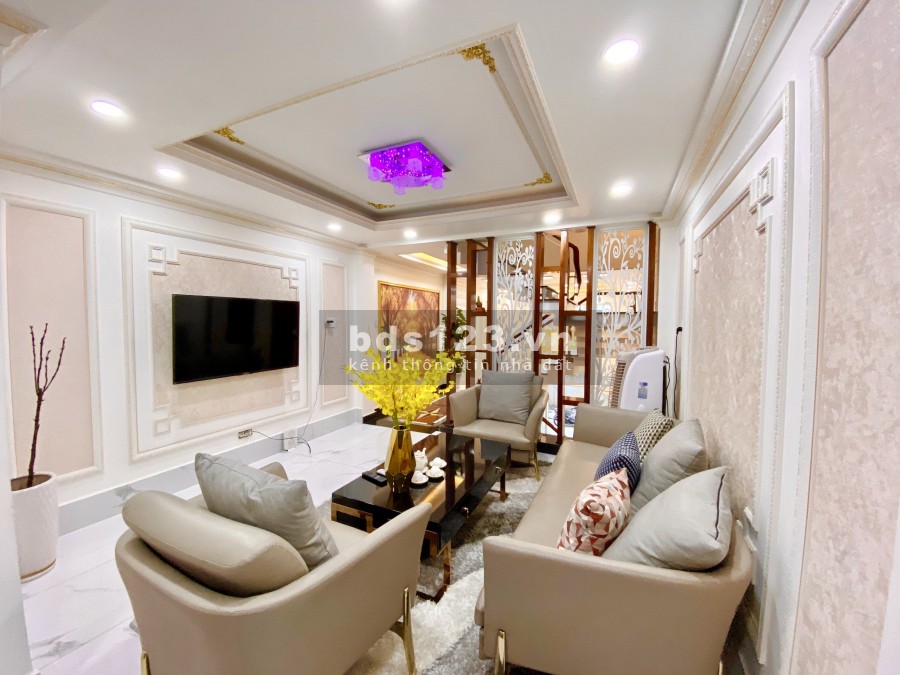 Bán Nhà Đẹp 5 tầng 4.3x20 HXH Trần Hưng Đạo Quận 1 Sát Sở Công An TP